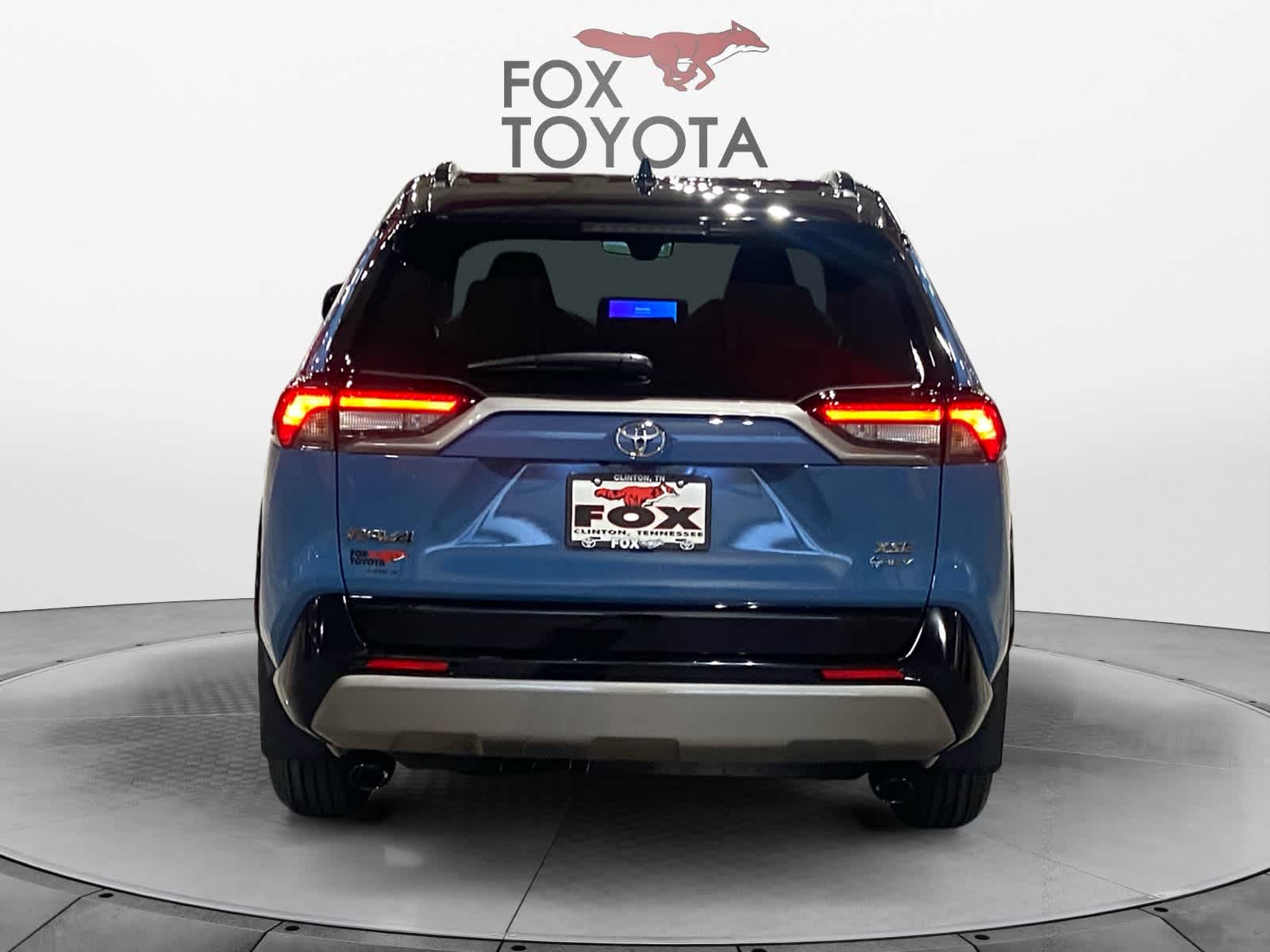 2025 Toyota RAV4 Hybrid XSE 4