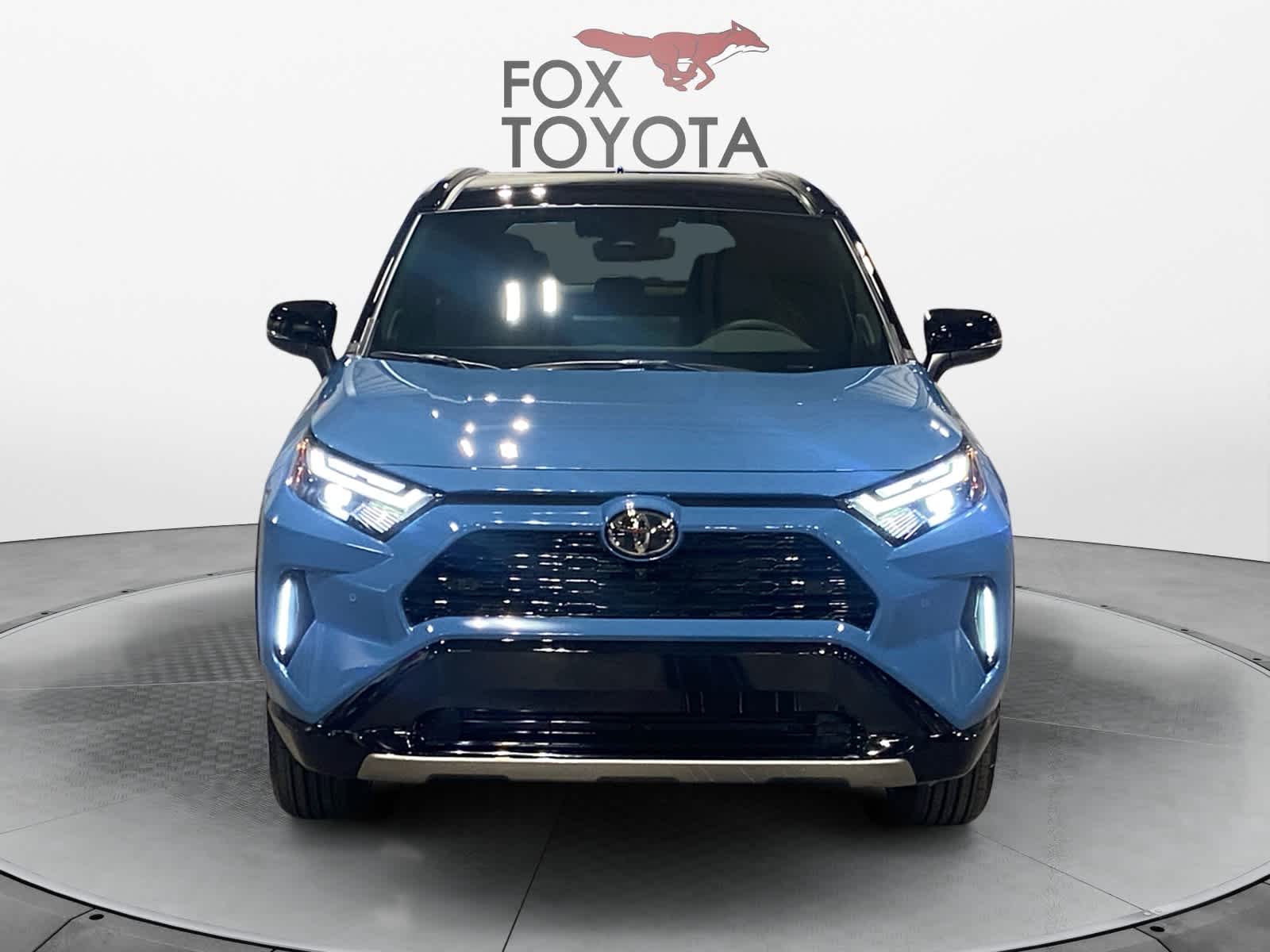 2025 Toyota RAV4 Hybrid XSE 8