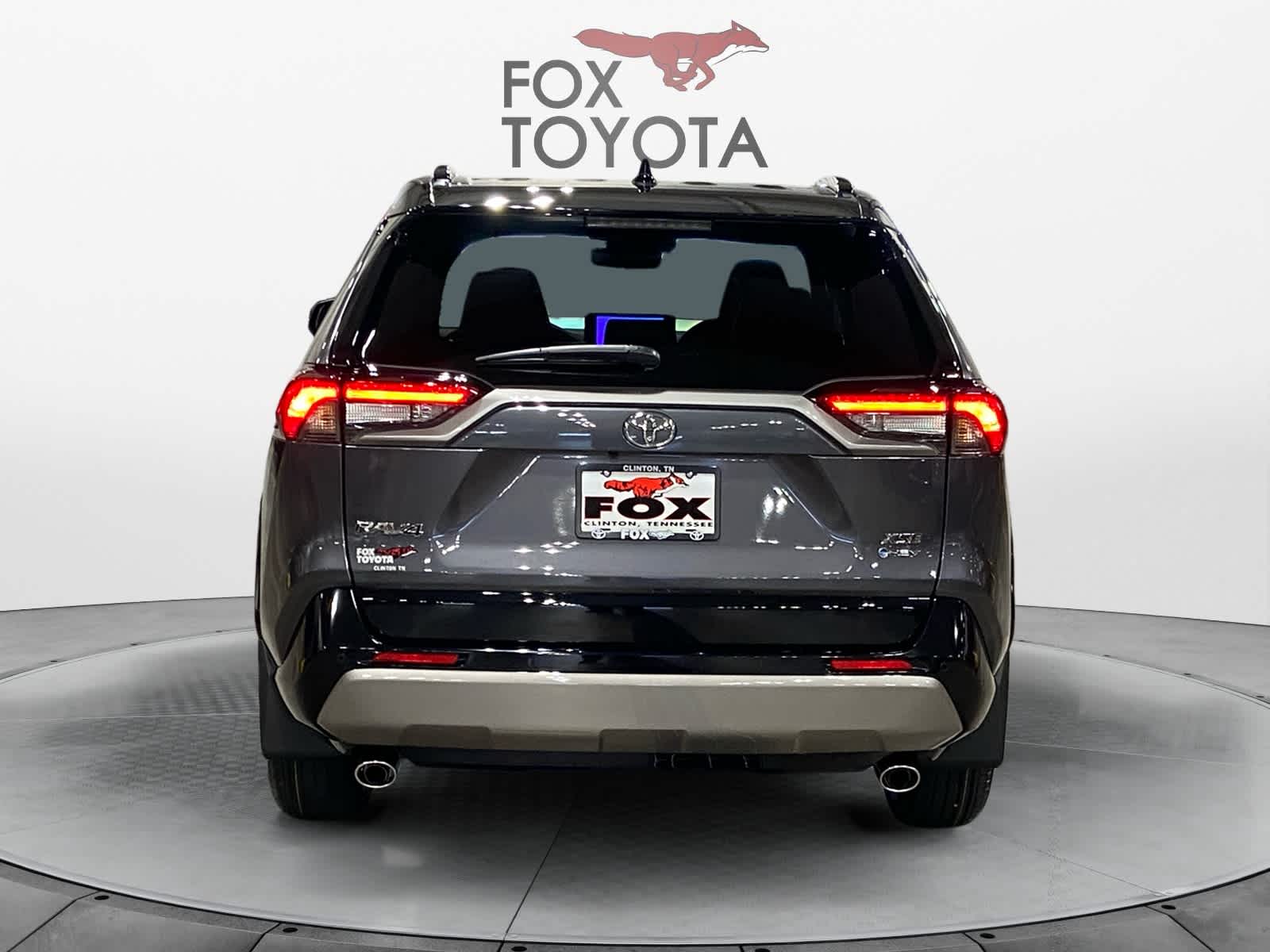 2025 Toyota RAV4 Hybrid XSE 4