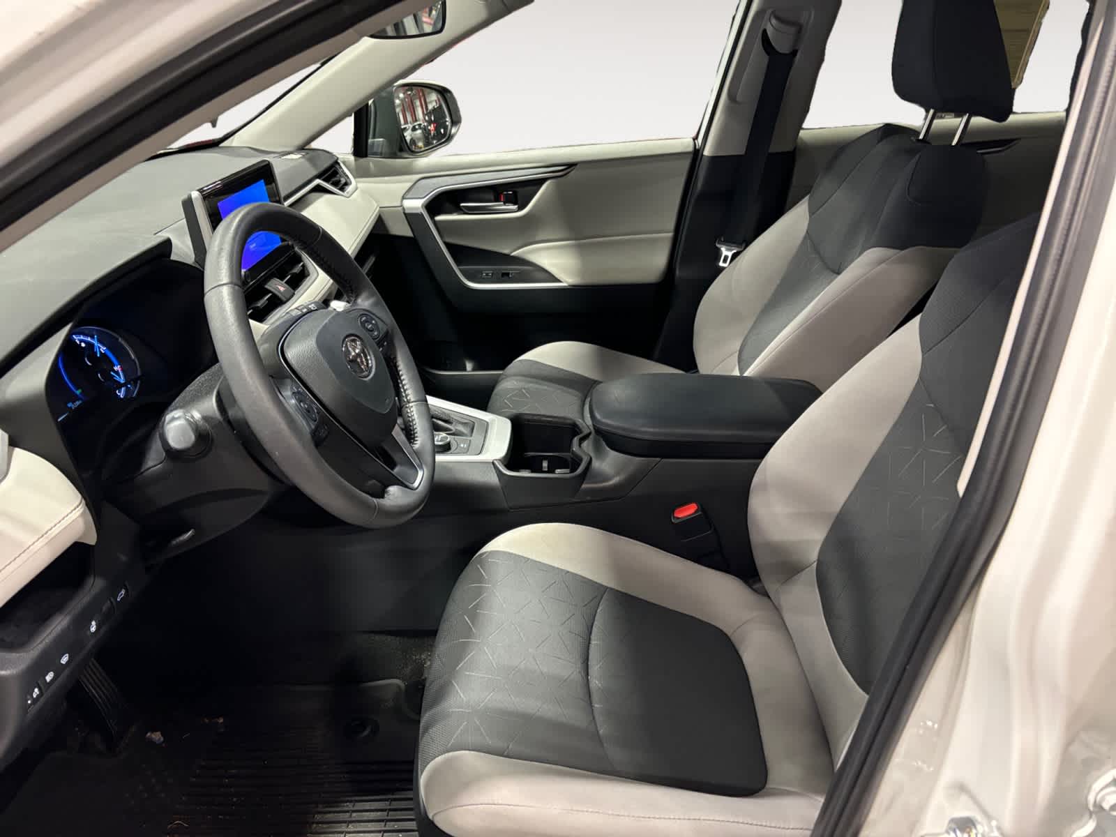 2023 Toyota RAV4 Hybrid XLE 10