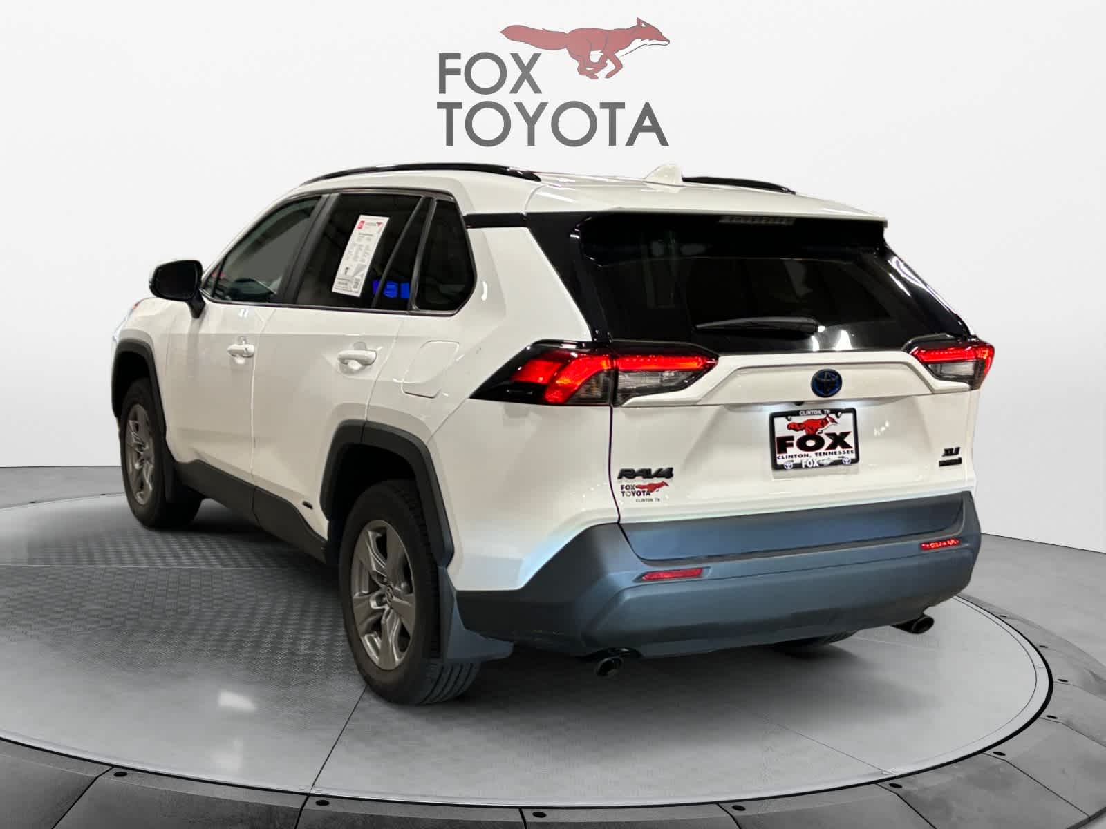 2023 Toyota RAV4 Hybrid XLE 4