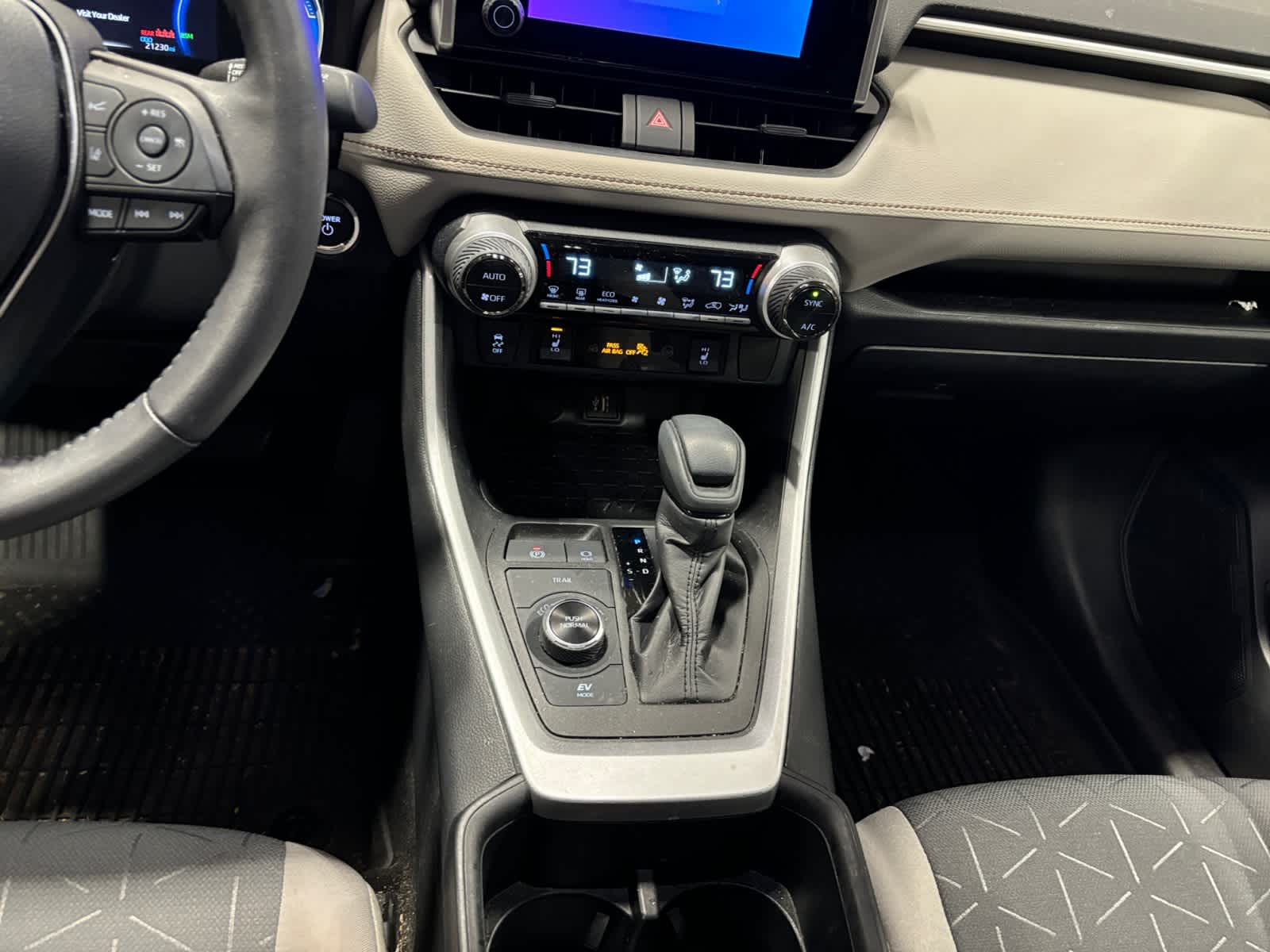 2023 Toyota RAV4 Hybrid XLE 12