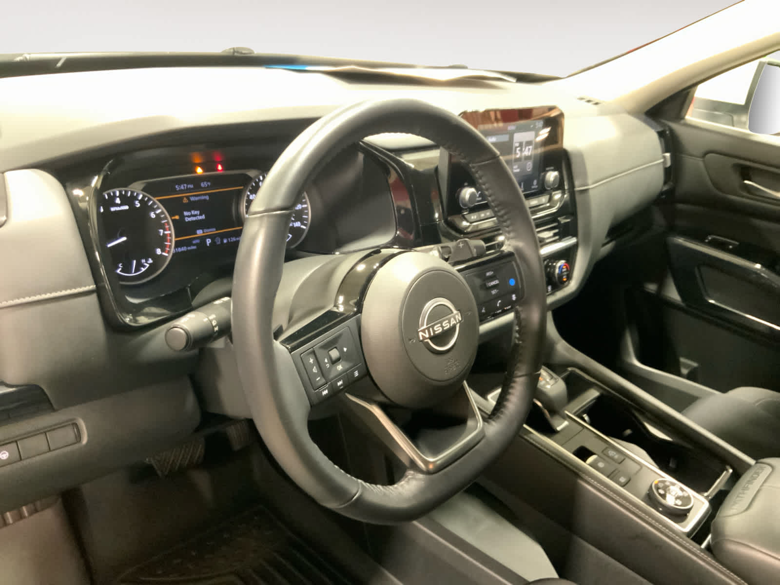 2022 Nissan Pathfinder SV 12