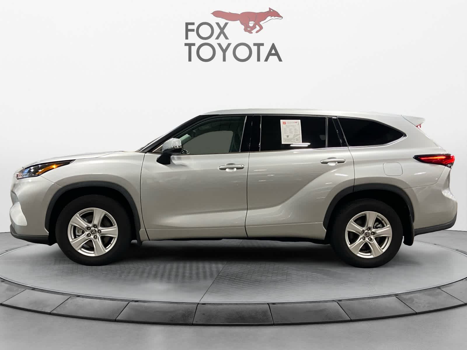 2022 Toyota Highlander LE 3