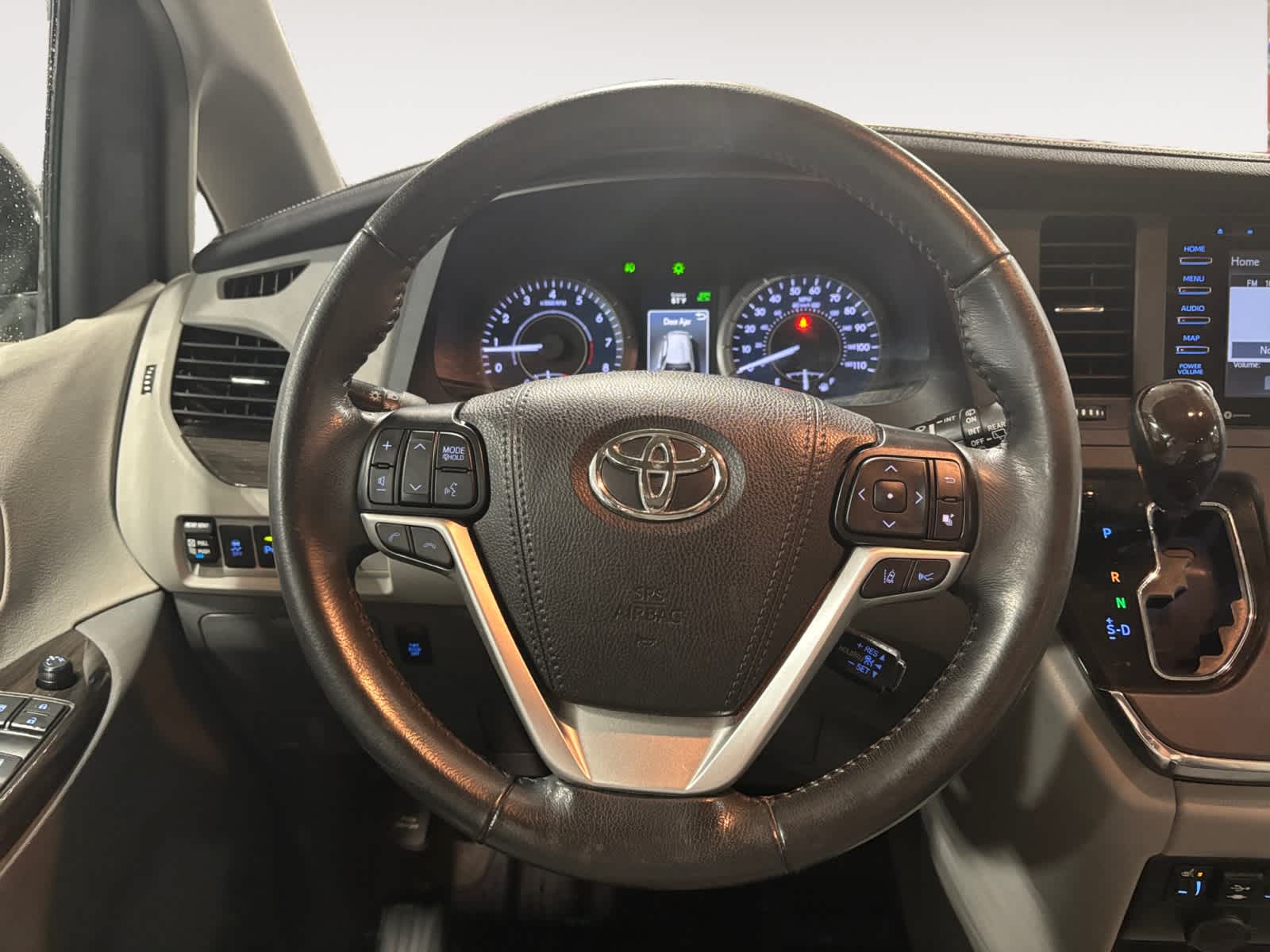 2019 Toyota Sienna XLE Premium 13