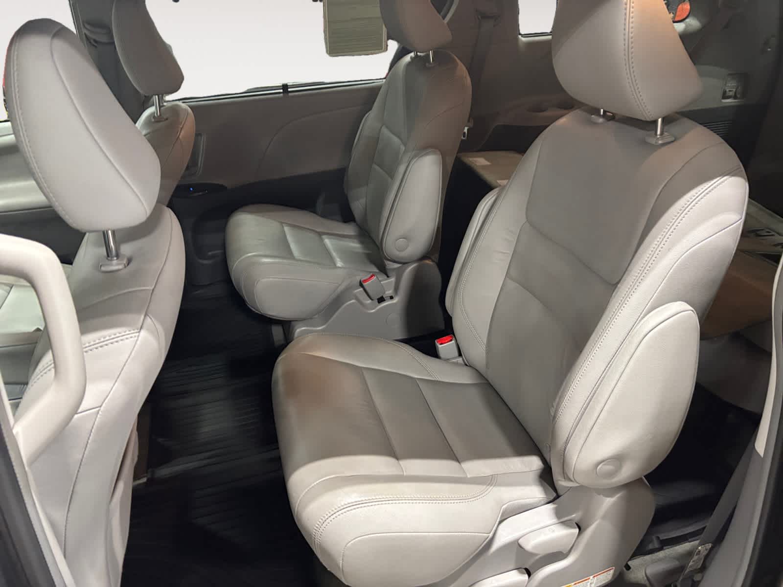 2019 Toyota Sienna XLE Premium 14