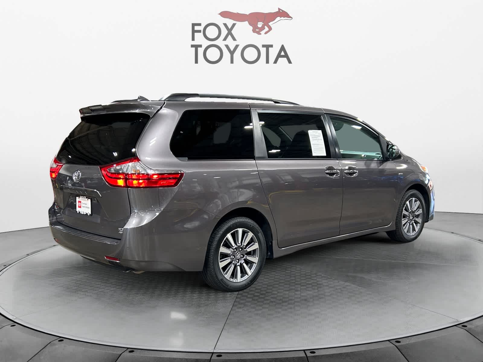 2020 Toyota Sienna XLE 6