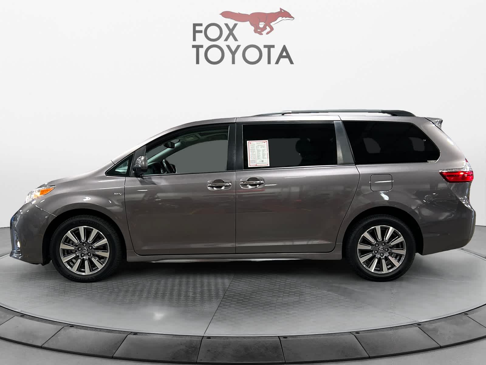 2020 Toyota Sienna XLE 3