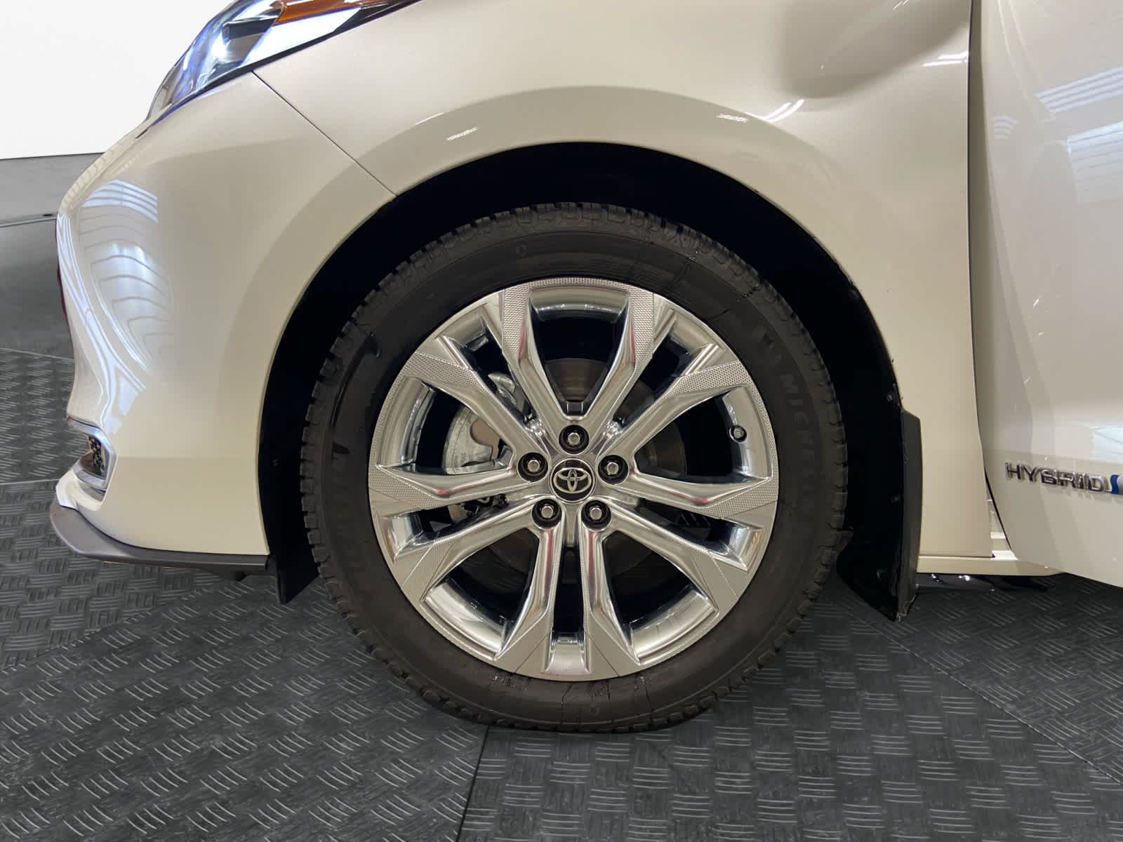 2021 Toyota Sienna Platinum 15