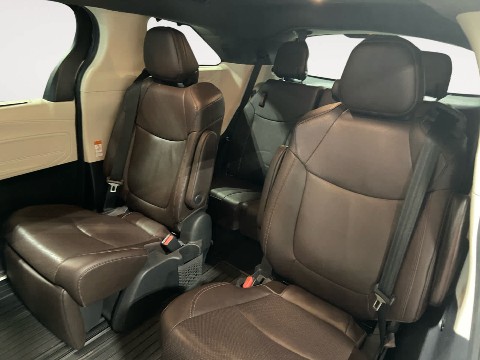 2021 Toyota Sienna Platinum 14