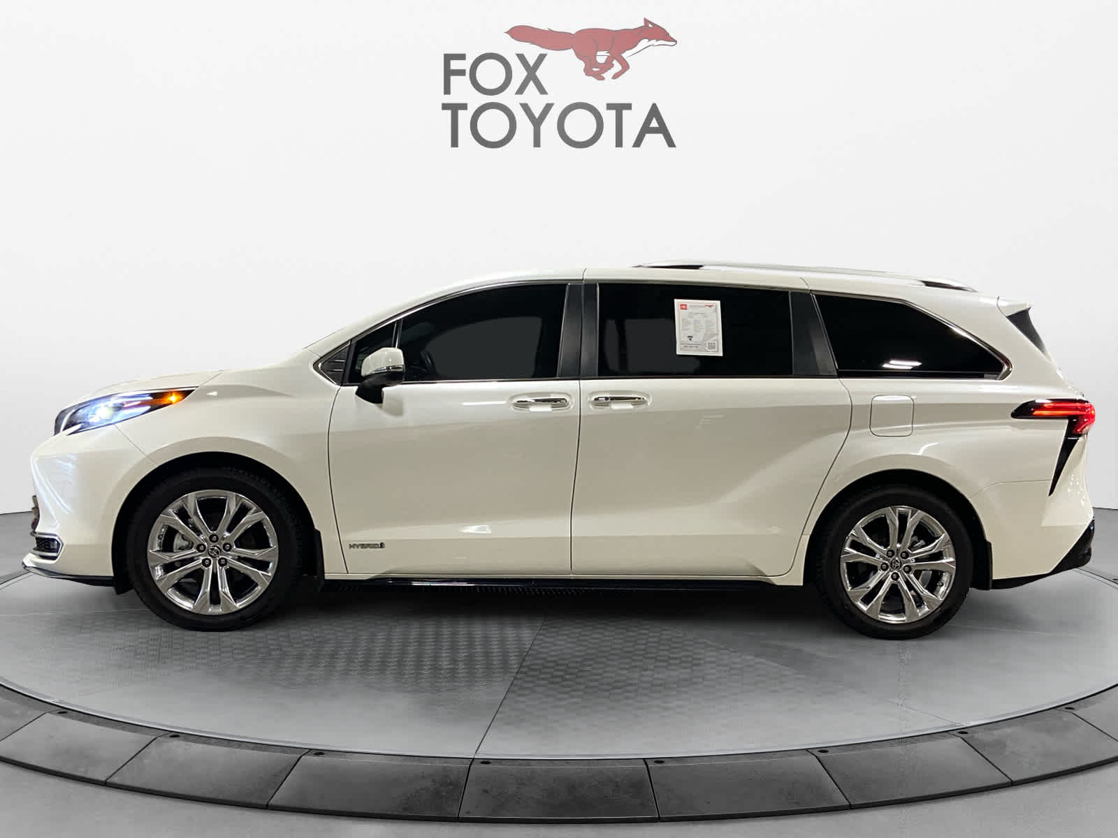 2021 Toyota Sienna Platinum 3