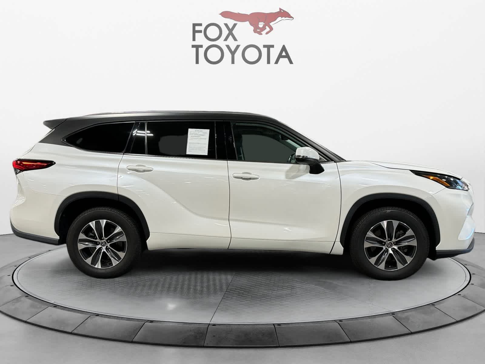 2021 Toyota Highlander XLE 8