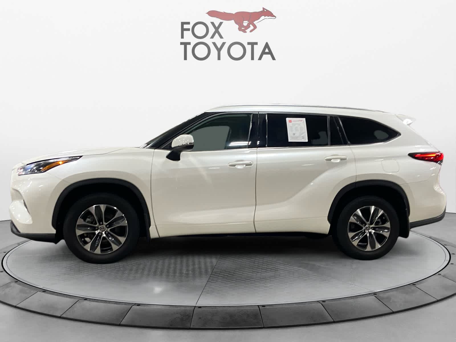 2021 Toyota Highlander XLE 2