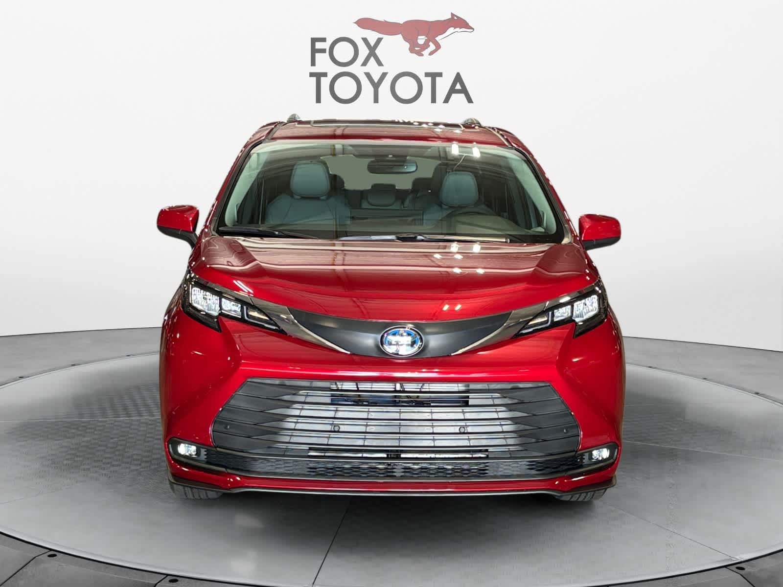 2025 Toyota Sienna XLE 8