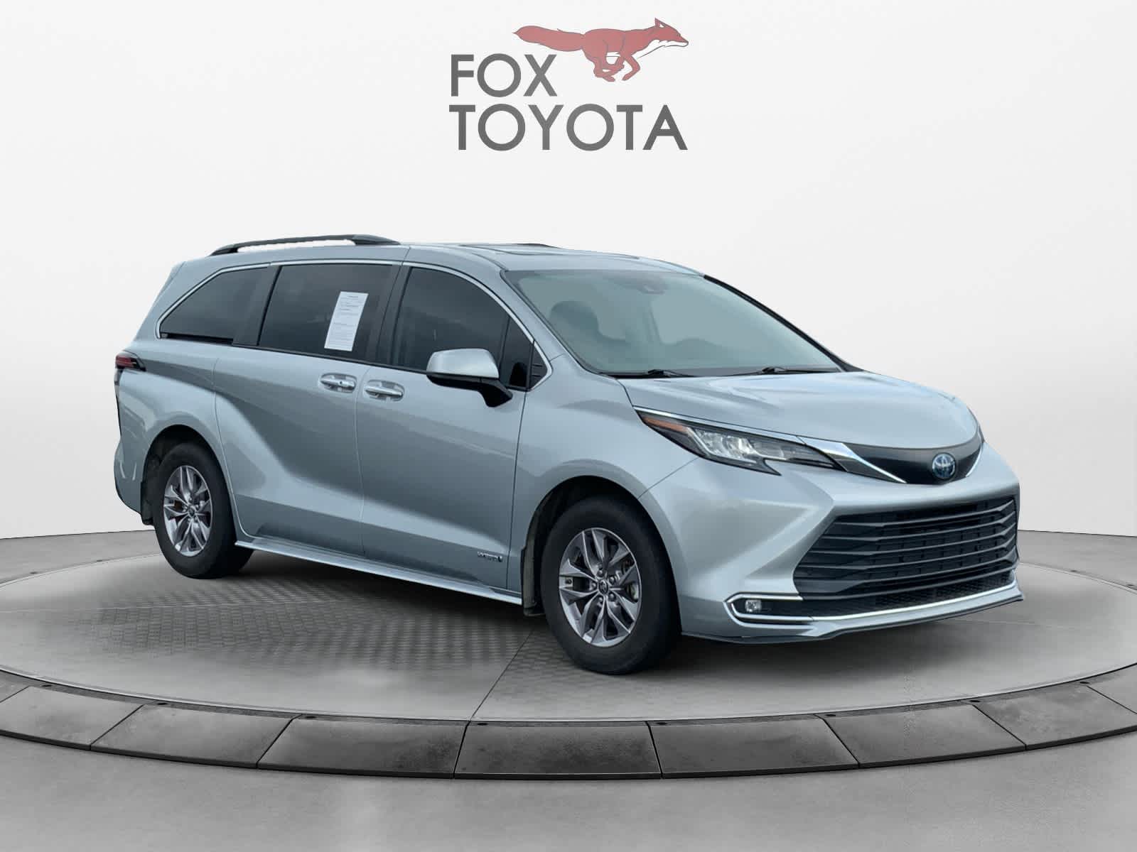 2021 Toyota Sienna XLE 8