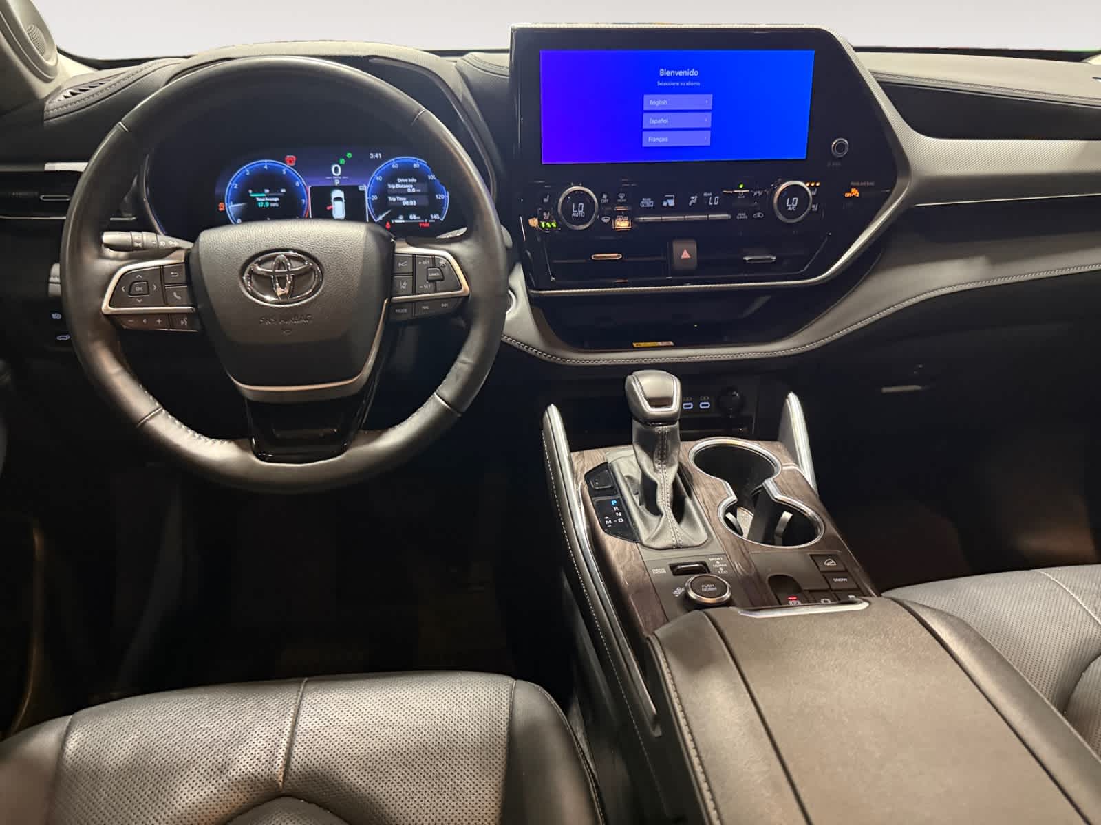 Used 2024 Toyota Highlander SUV