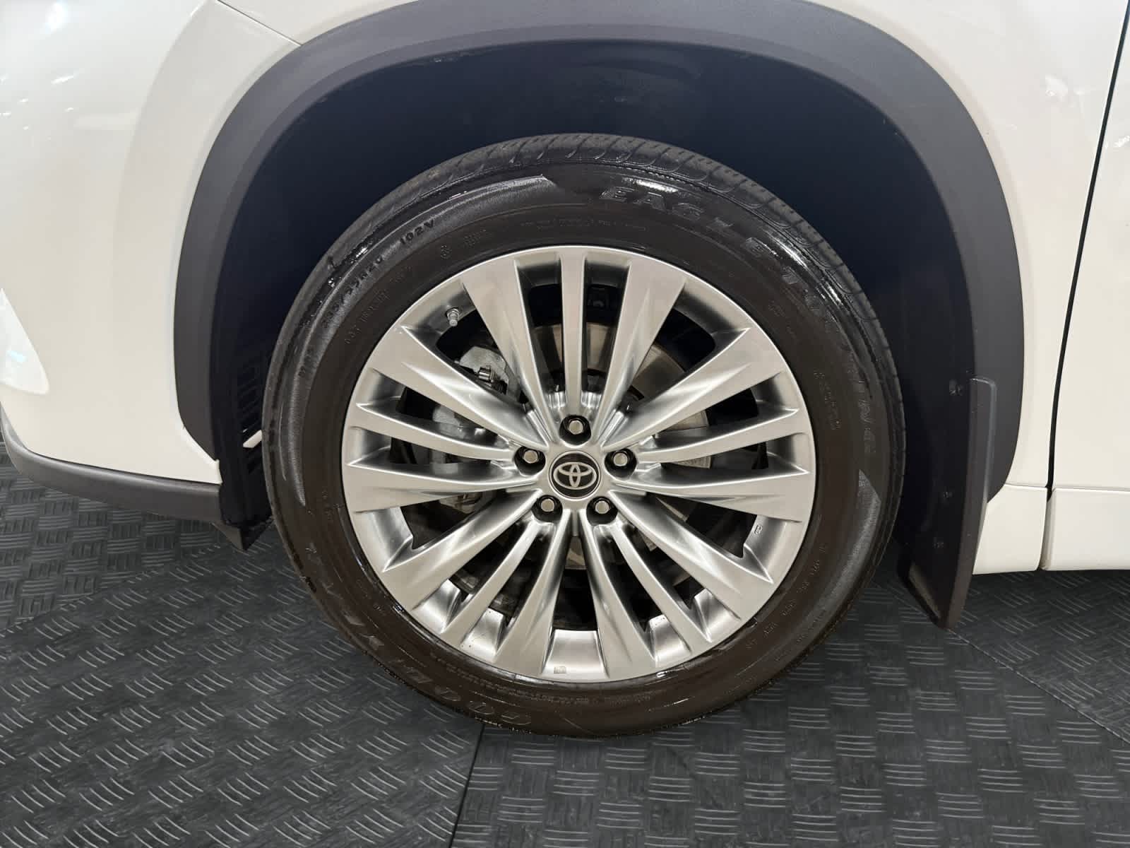 Used 2024 Toyota Highlander SUV