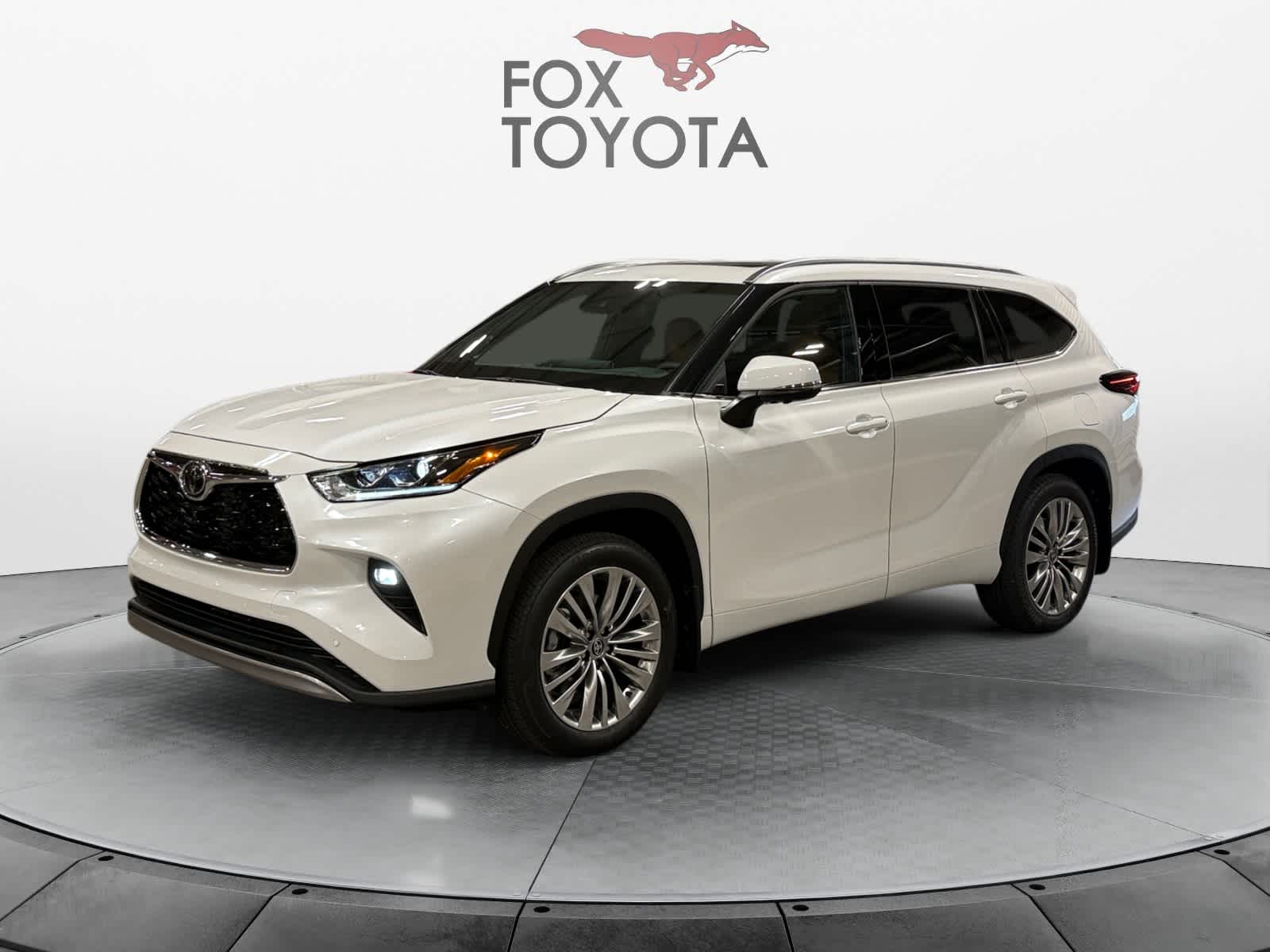 White (Wind Chill Pearl) 2026 Toyota Highlander SUV / Crossover All-Wheel Drive 8-Speed Automatic