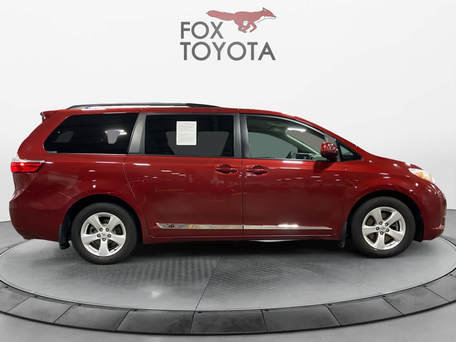 2016 Toyota Sienna LE 7