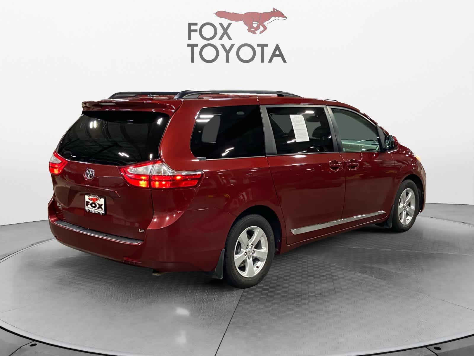 2016 Toyota Sienna LE 6