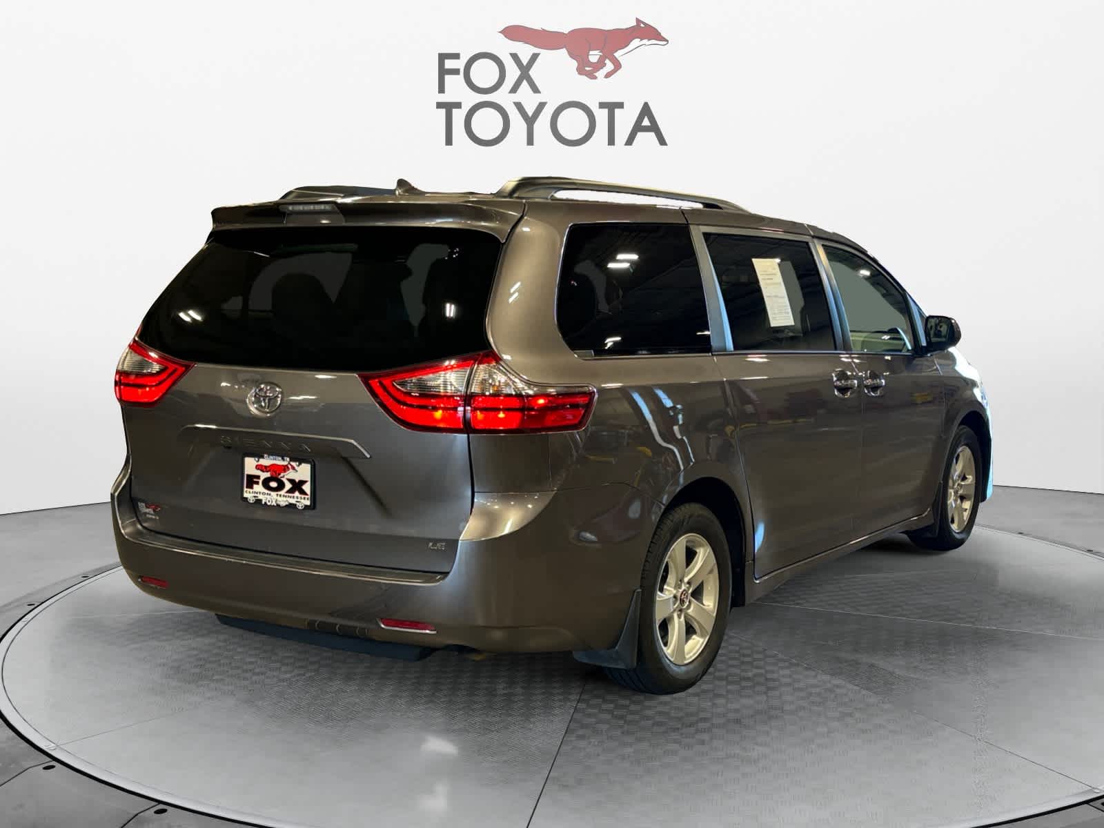 2020 Toyota Sienna LE 6