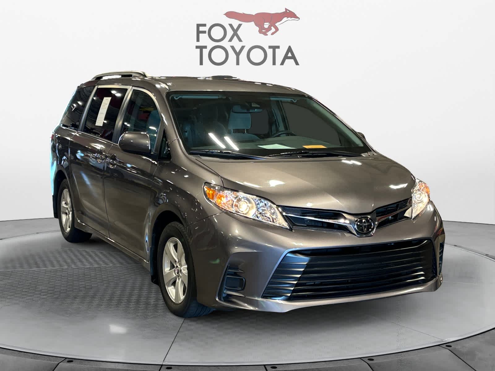 2020 Toyota Sienna LE 8