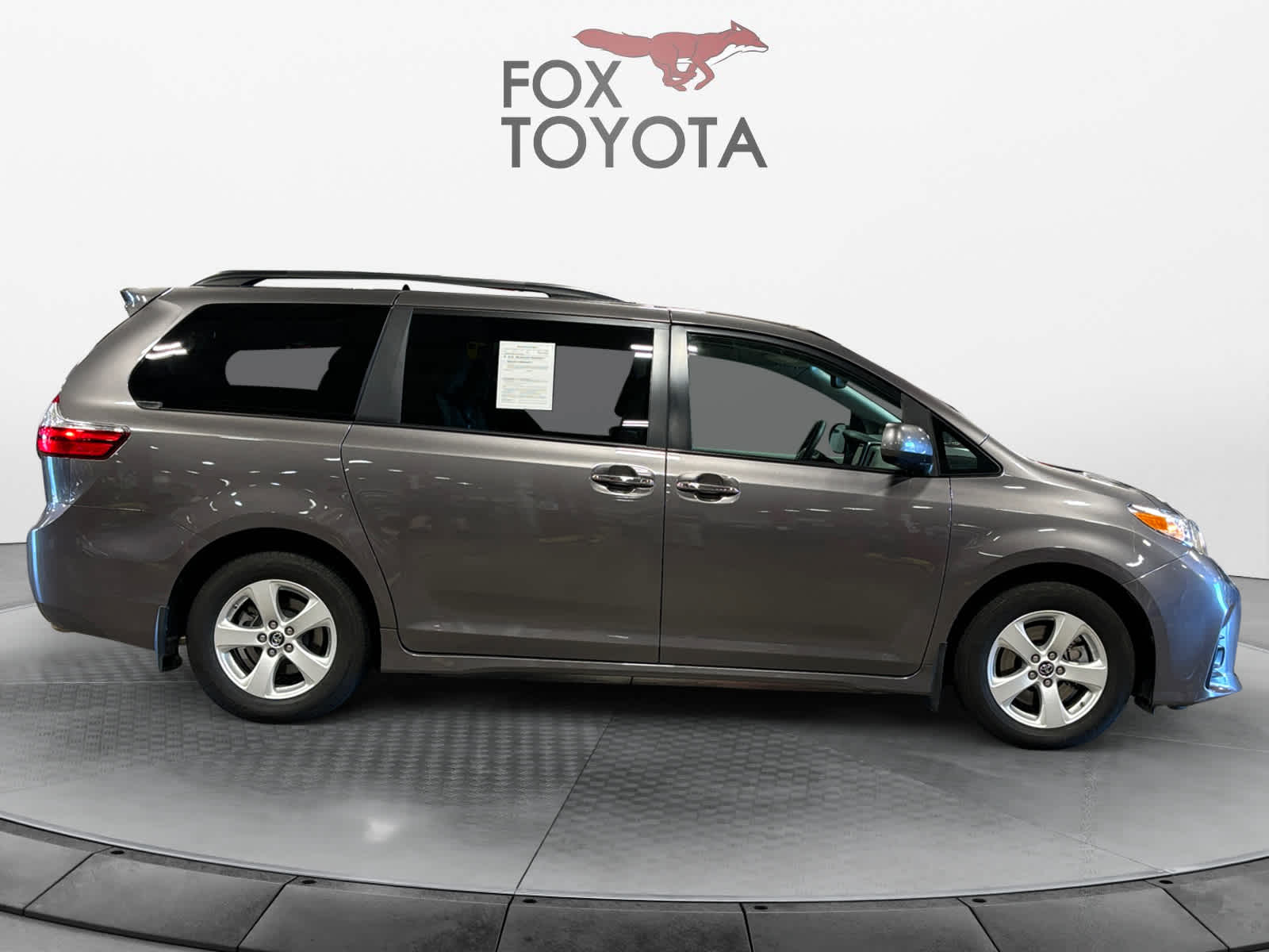 2020 Toyota Sienna LE 7