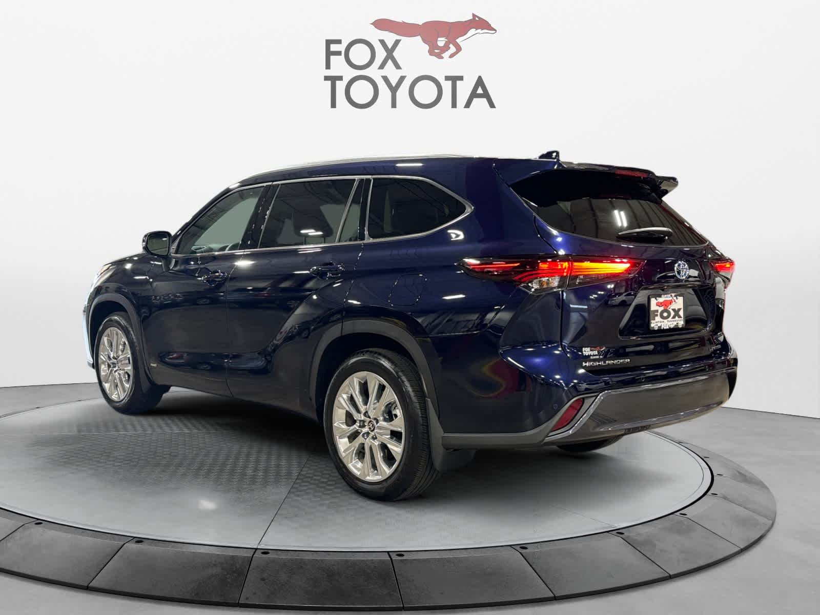 2024 Toyota Highlander Hybrid Limited 4