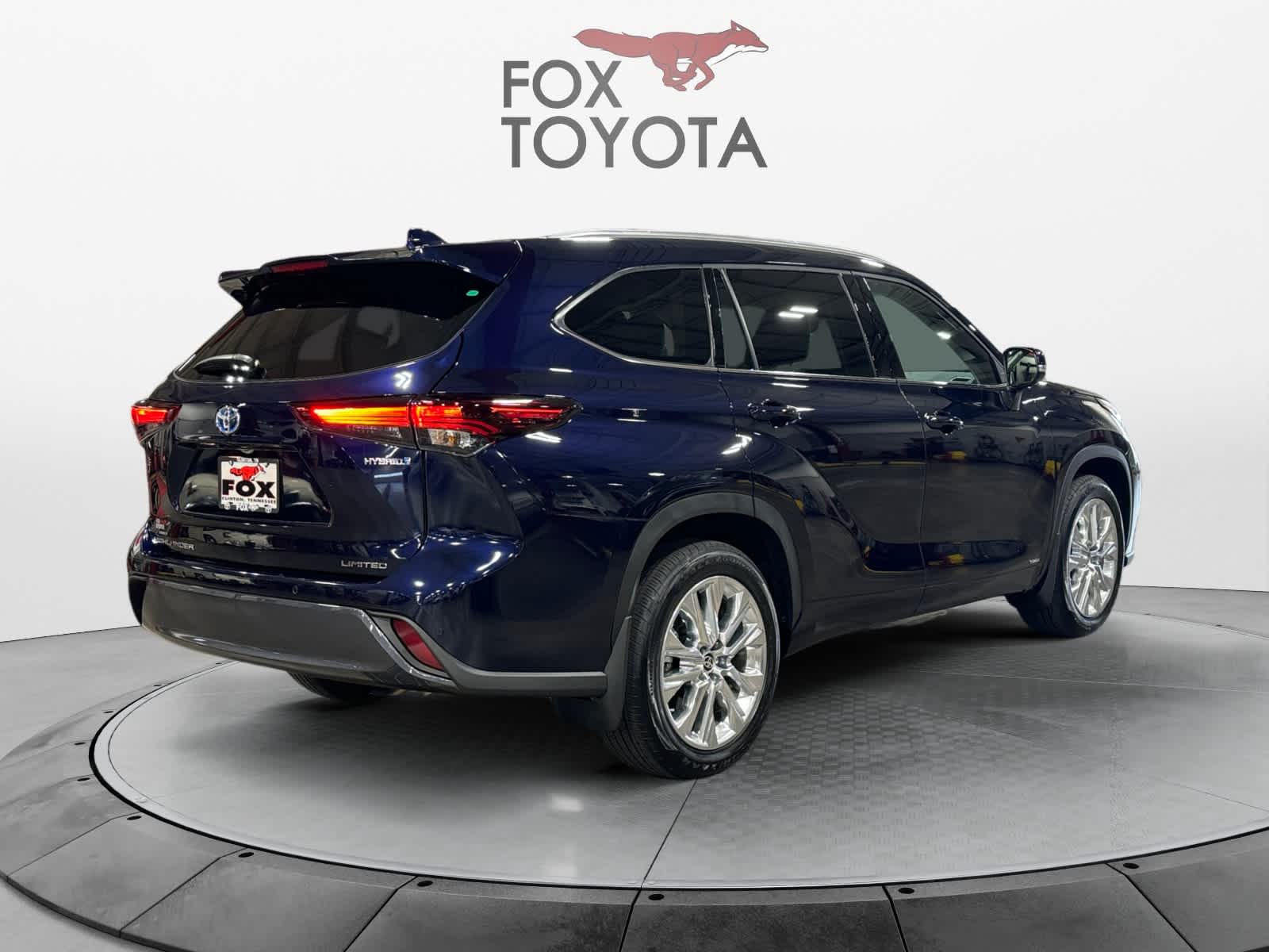 2024 Toyota Highlander Hybrid Limited 6