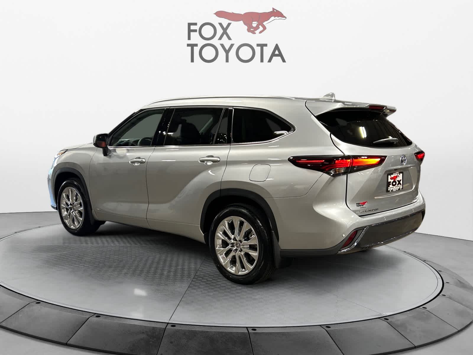 2024 Toyota Highlander Hybrid Limited 4