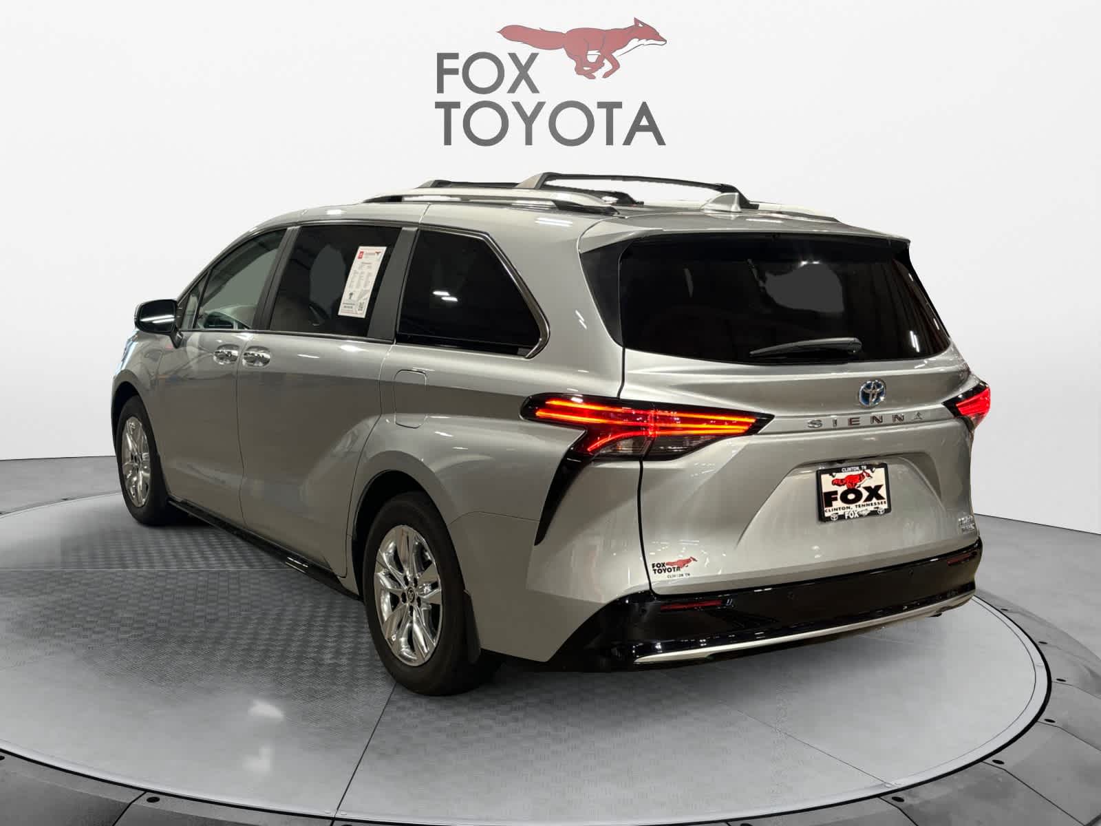 2022 Toyota Sienna Limited 4