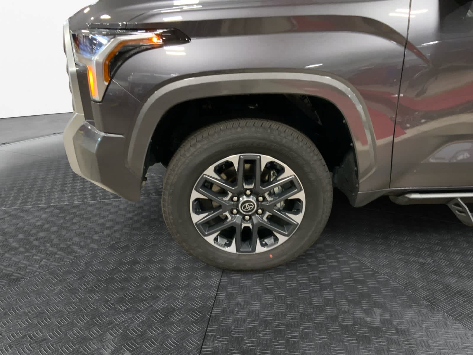 2024 Toyota Tundra Limited Hybrid CrewMax 5.5 Bed 15