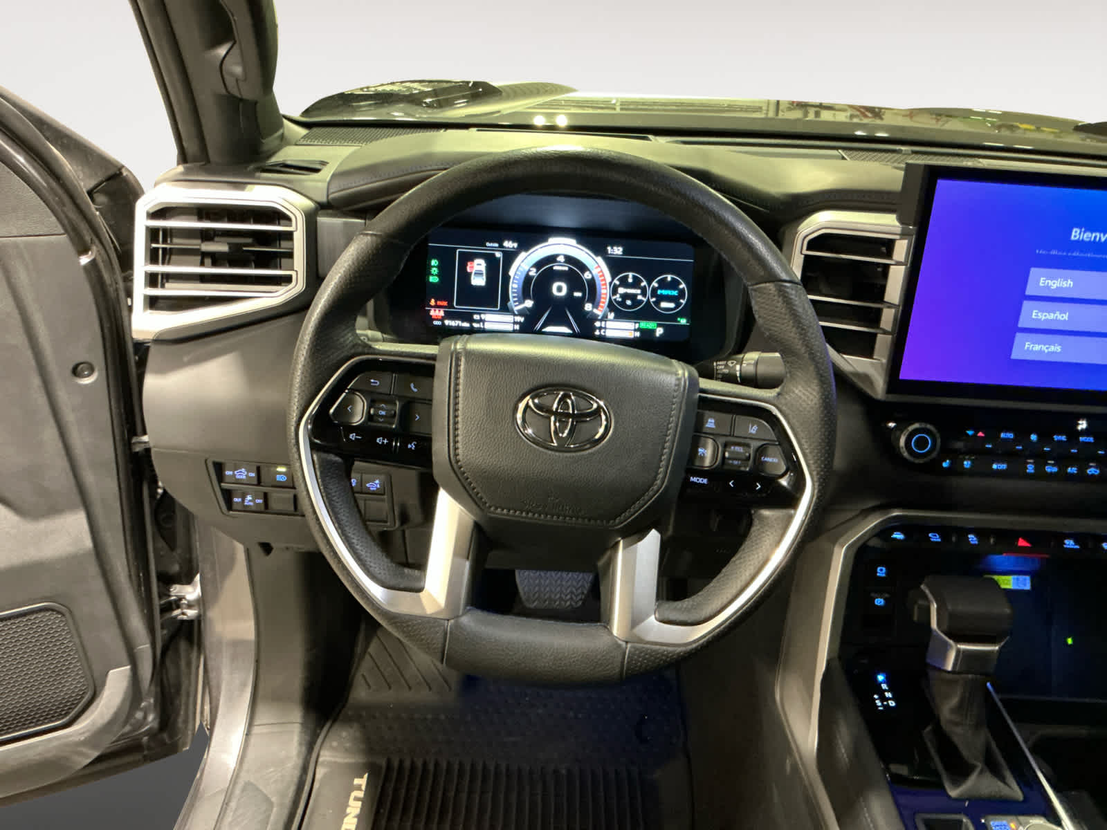 2022 Toyota Tundra Platinum Hybrid CrewMax 5.5 Bed 13