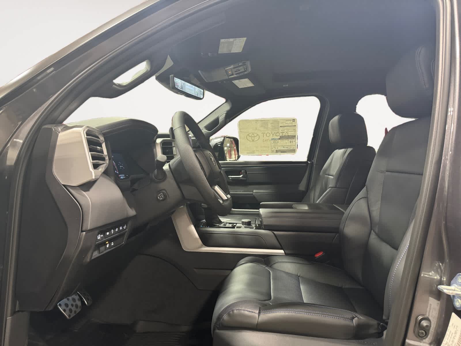 2025 Toyota Tundra Platinum CrewMax 5.5 Bed 9