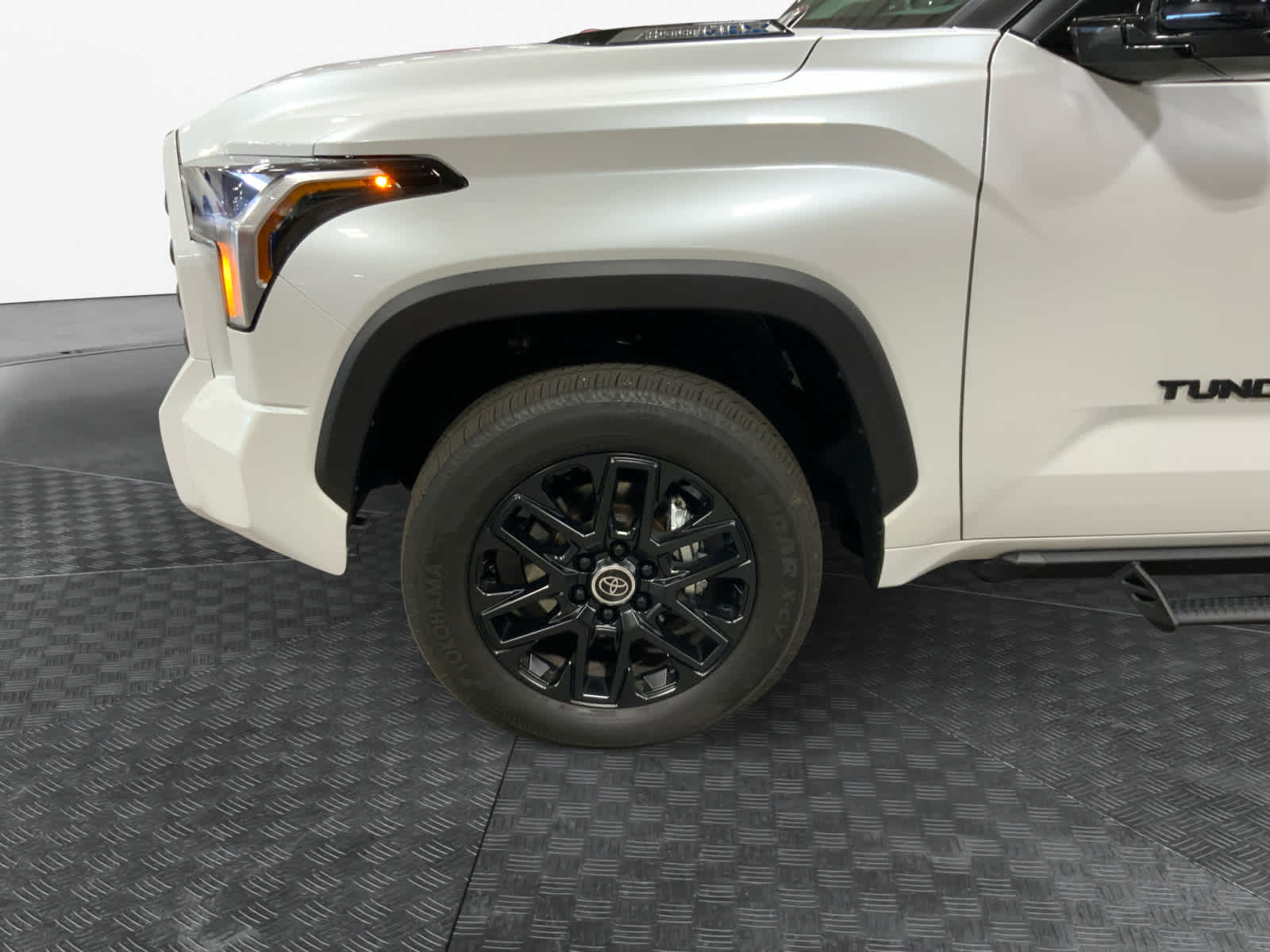 2024 Toyota Tundra Limited Hybrid CrewMax 5.5 Bed 15