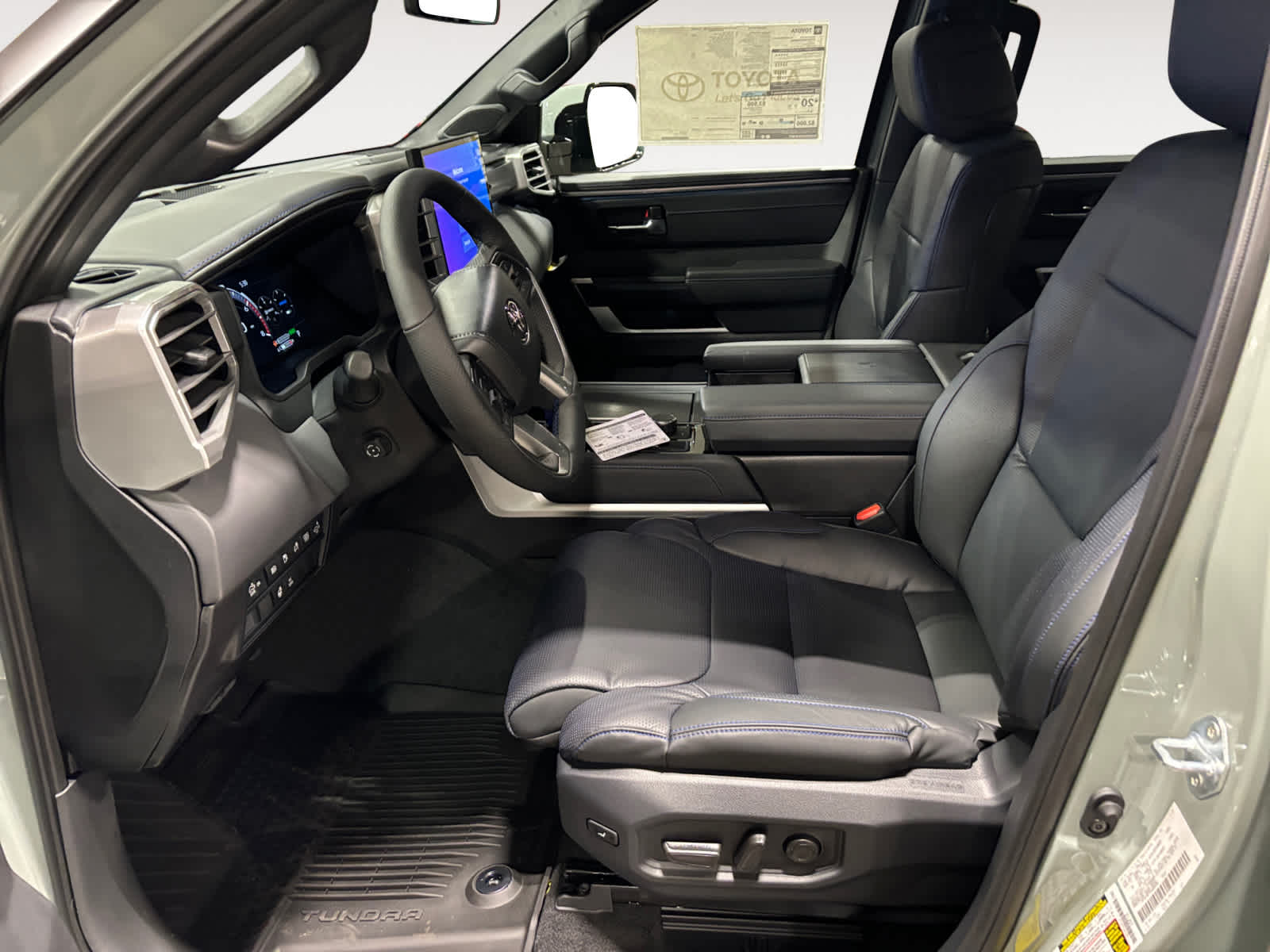 2025 Toyota Tundra Limited Hybrid CrewMax 6.5 Bed 9