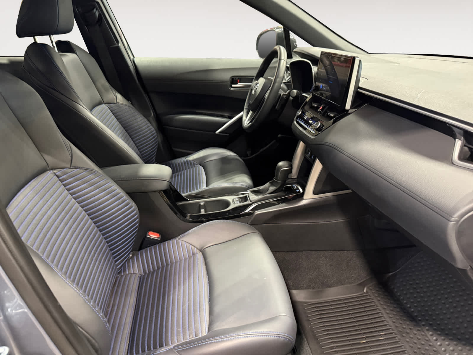 Used 2025 Toyota Corolla Cross SUV