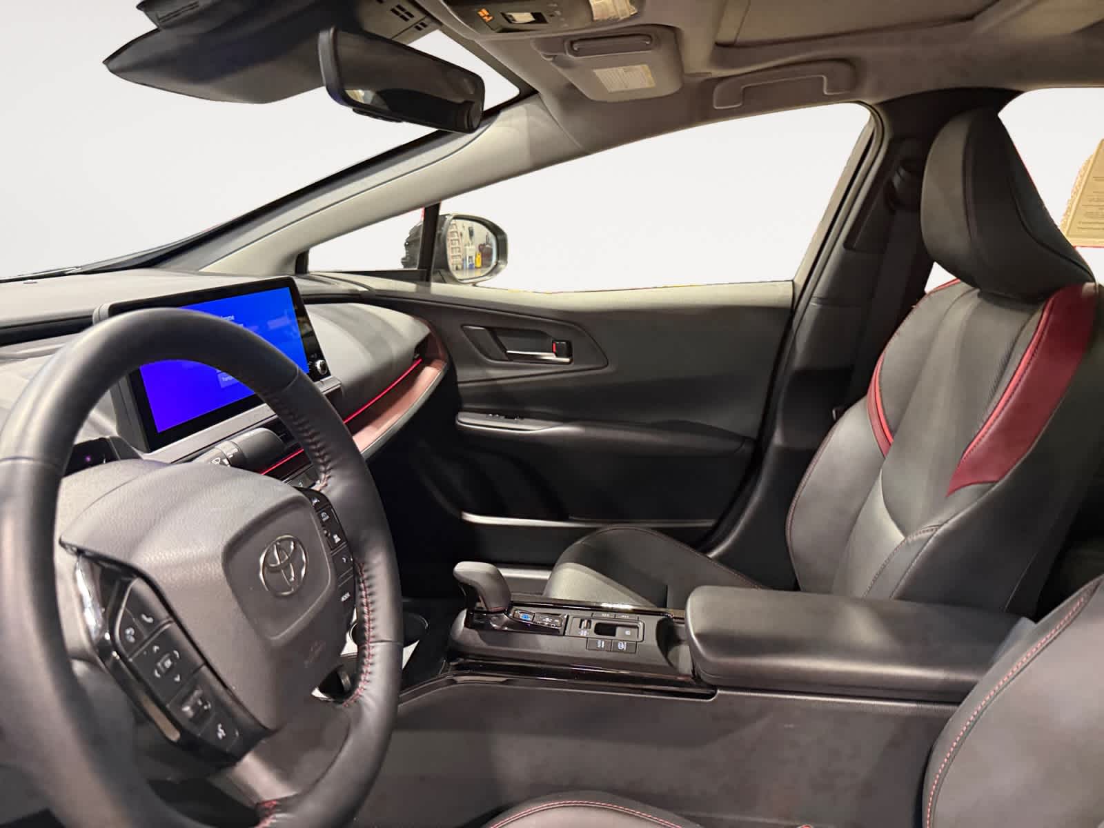 2024 Toyota Prius Prime XSE - Photo 10