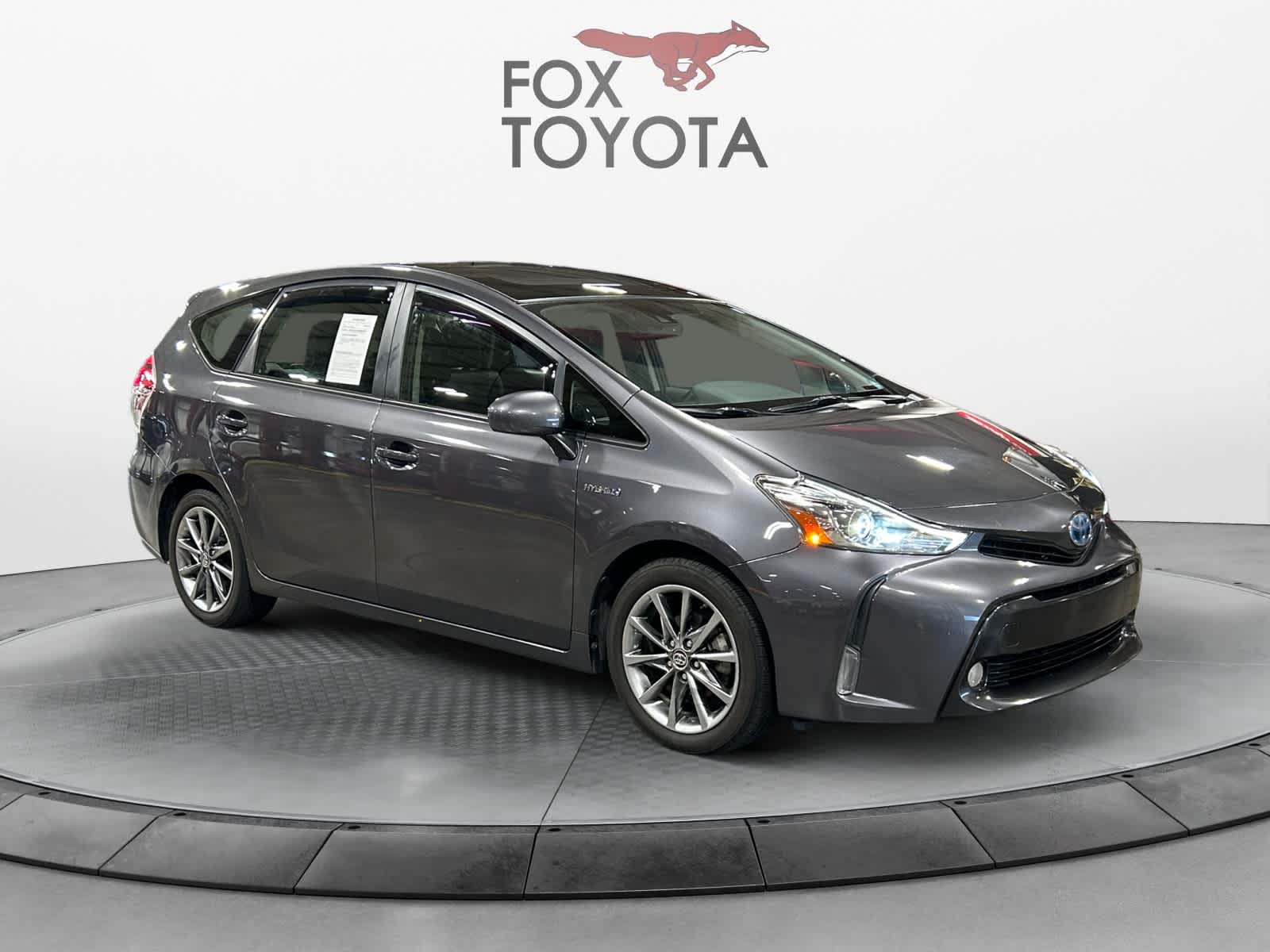 2017 Toyota Prius V Five 8