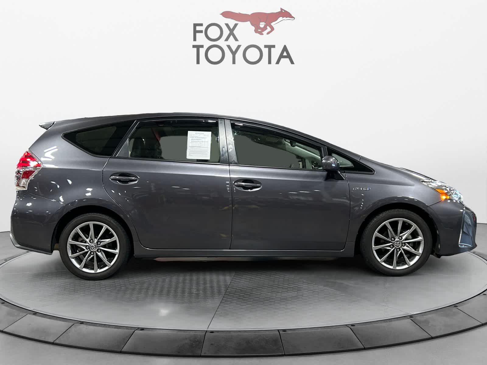 2017 Toyota Prius V Five 7