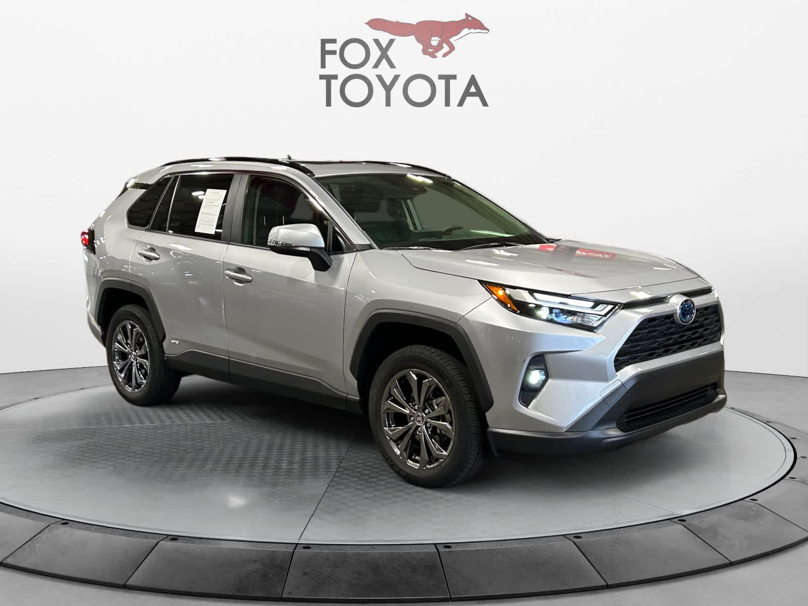 2022 Toyota RAV4 Hybrid XLE Premium 8