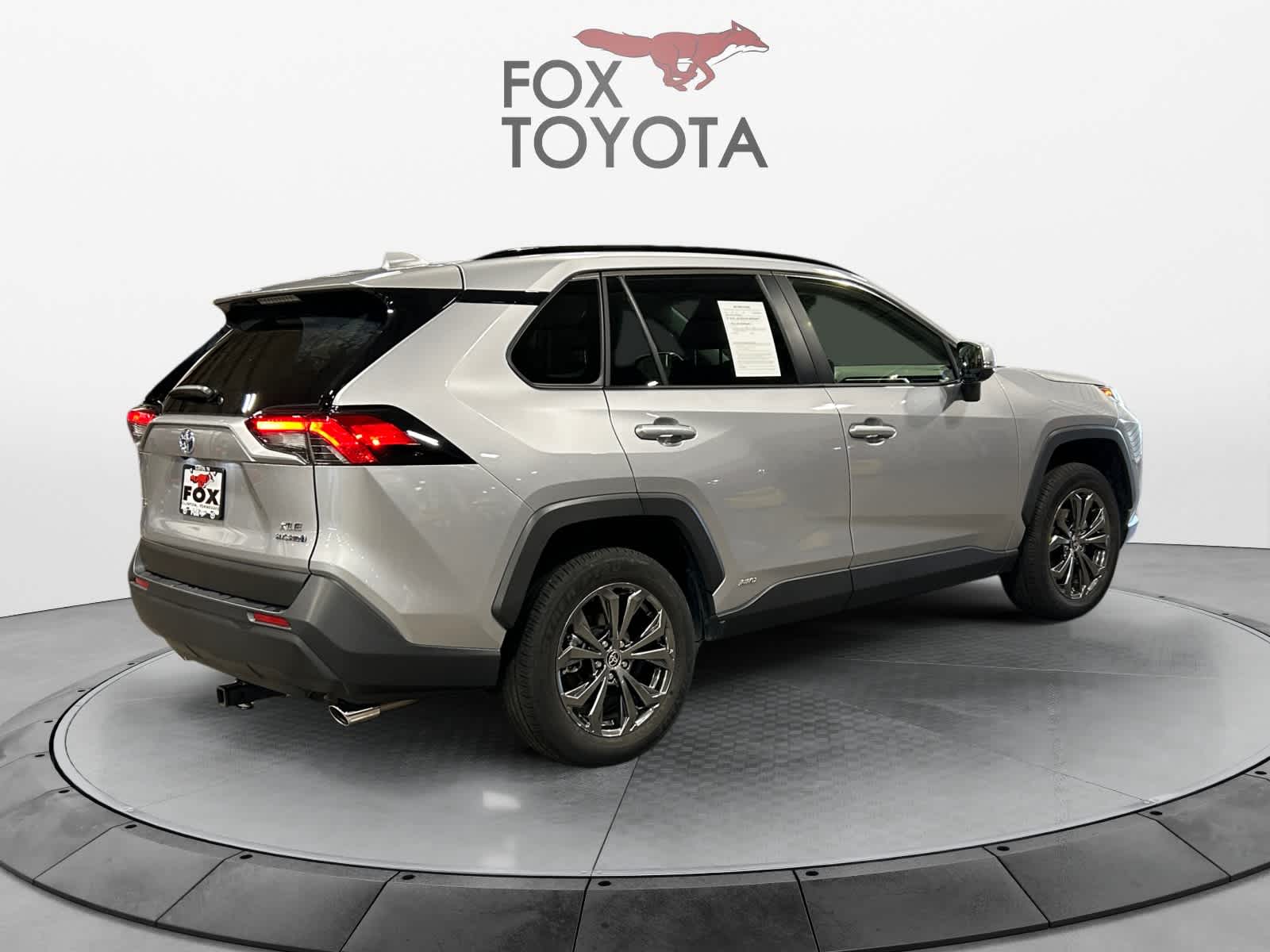 2022 Toyota RAV4 Hybrid XLE Premium 6