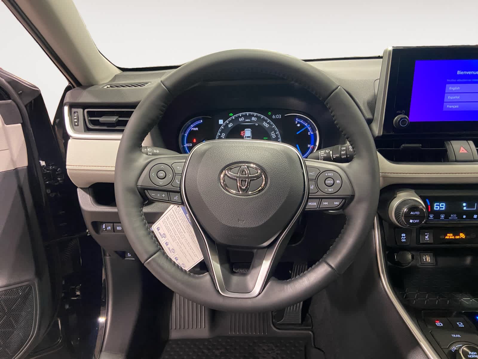 2024 Toyota RAV4 Hybrid XLE 12