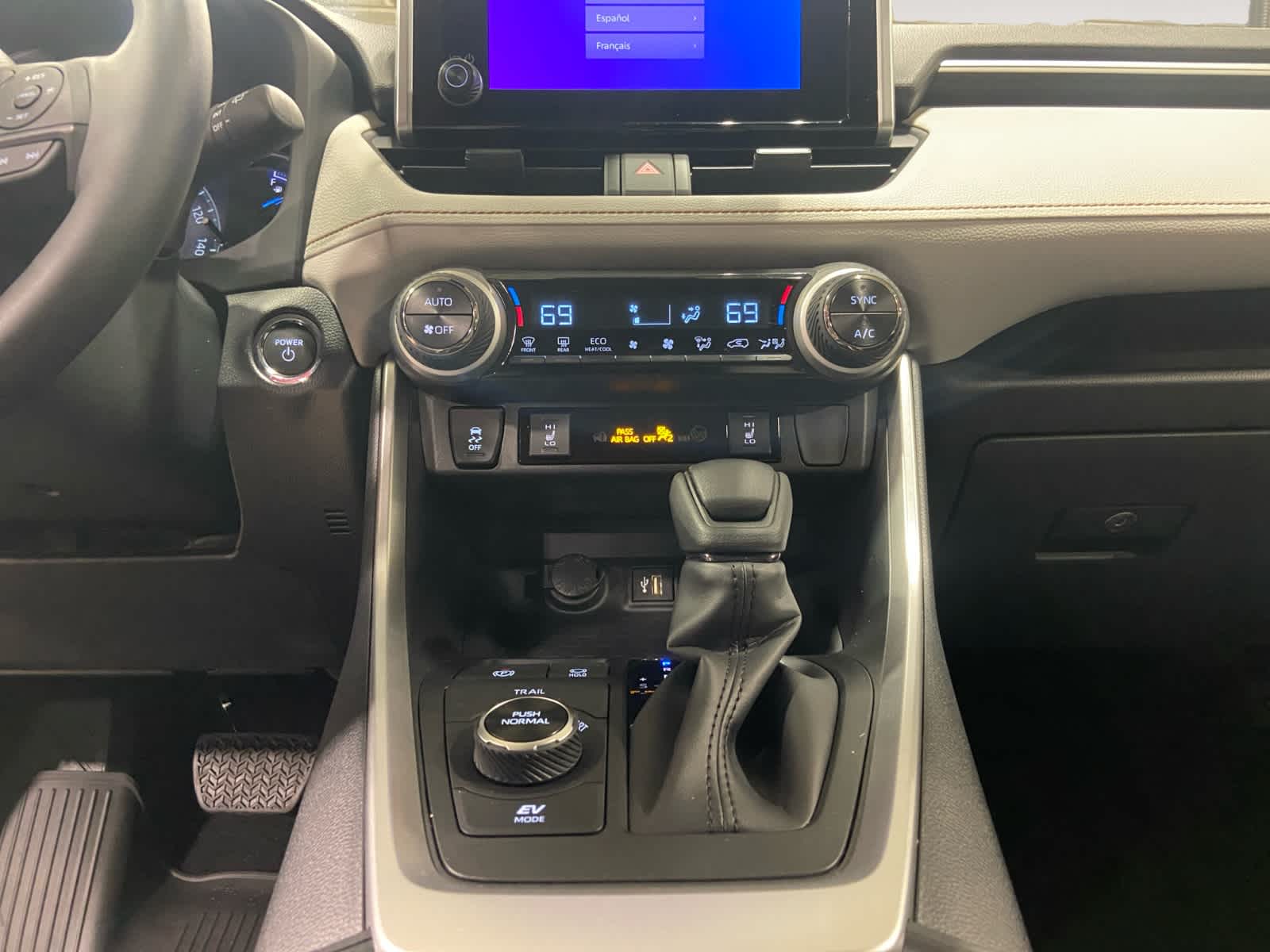 2024 Toyota RAV4 Hybrid XLE 11