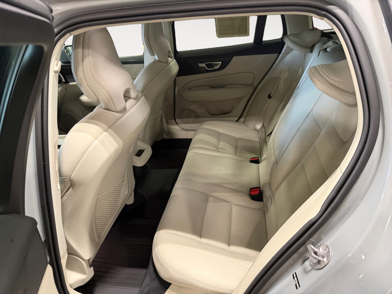Used 2025 Volvo V60 Cross Country Wagon