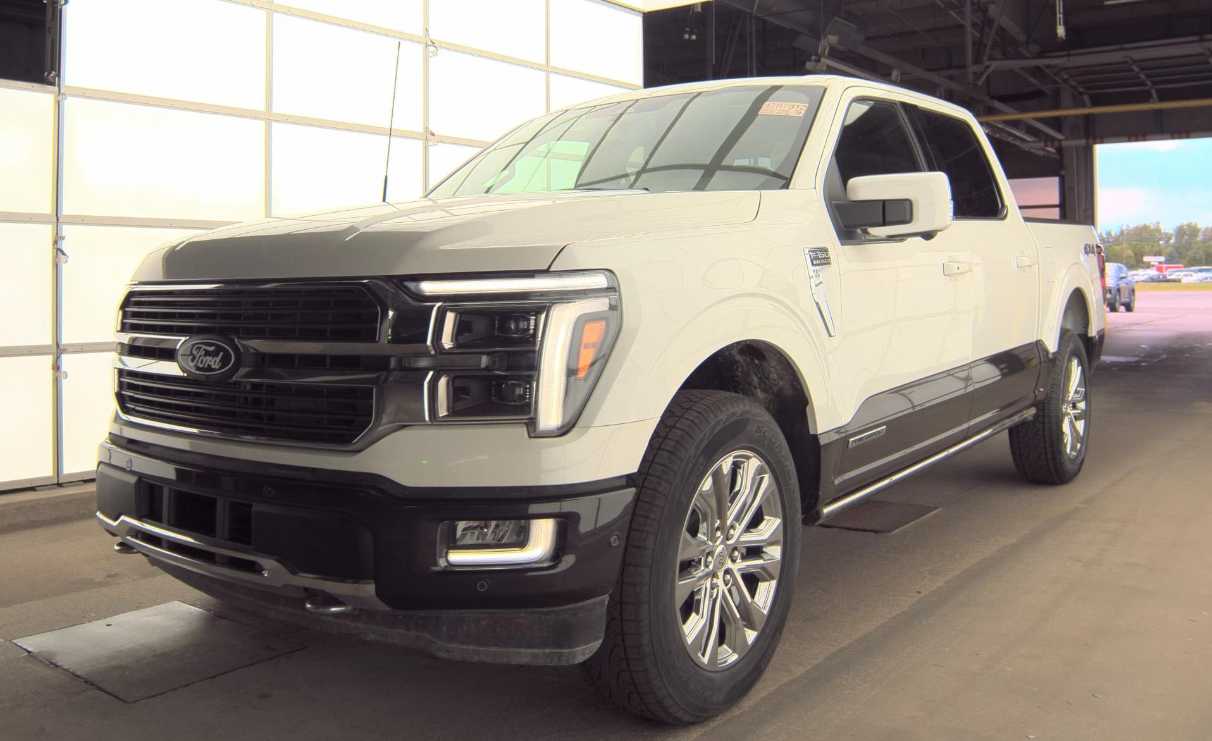 Star White Metallic Tri-Coat//Darkened Bronze 2024 Ford F-150 Pickup Truck Four-Wheel Drive Automatic