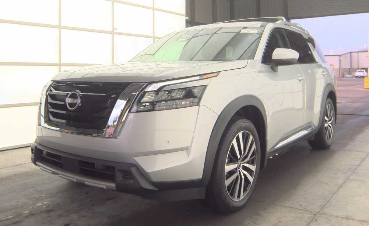 Brilliant Silver Metallic 2025 Nissan Pathfinder SUV / Crossover Front-Wheel Drive 9-Speed Automatic