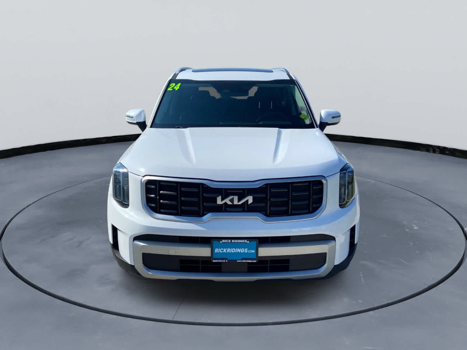 Glacial White Pearl 2024 Kia Telluride SUV / Crossover Front-Wheel Drive 8-Speed Automatic