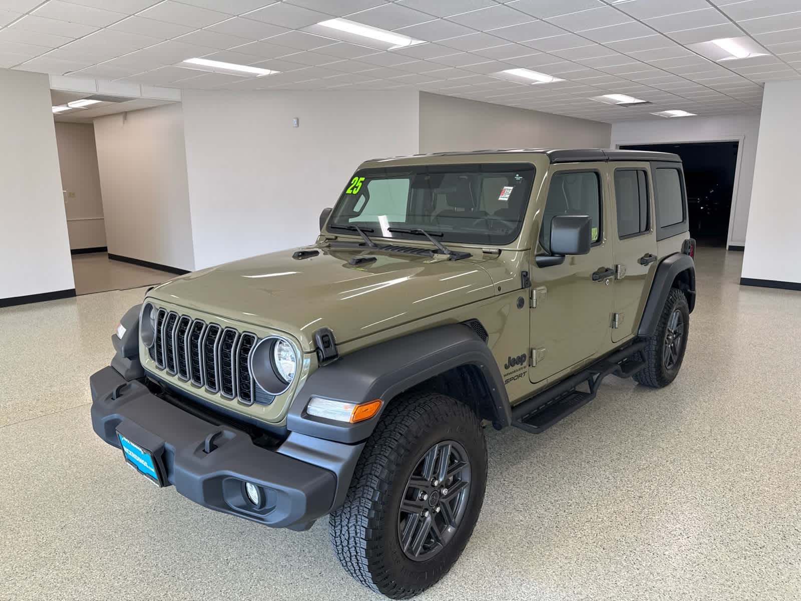 41 2025 Jeep Wrangler SUV / Crossover Four-Wheel Drive 8-Speed Automatic