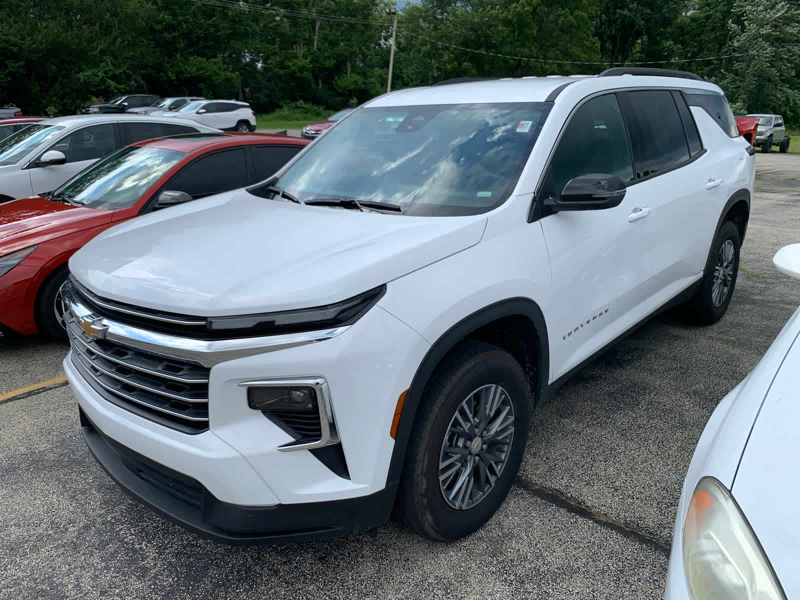 Summit White 2026 Chevrolet Traverse SUV / Crossover Four-Wheel Drive 8-Speed Automatic